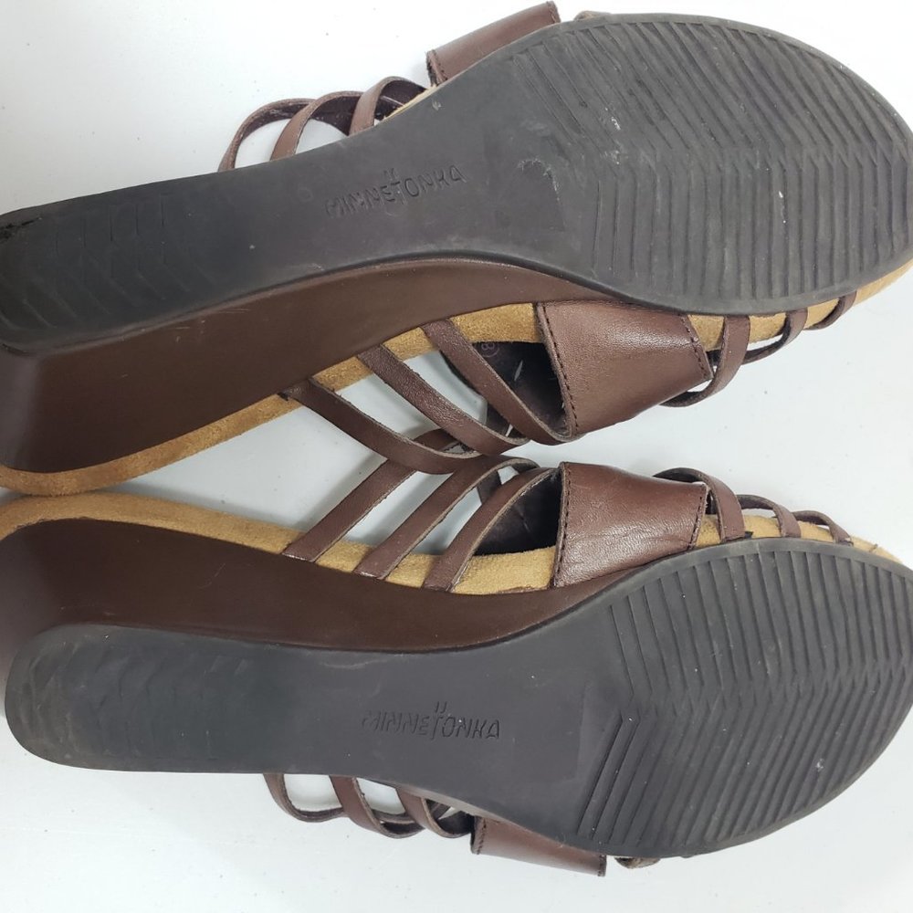 Minnetonka Low Wedge Heels Dark Brown 8 - Picture 3 of 7